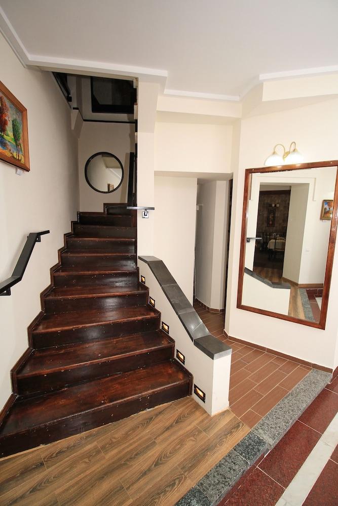 Tiflis House Hotel ภายนอก รูปภาพ