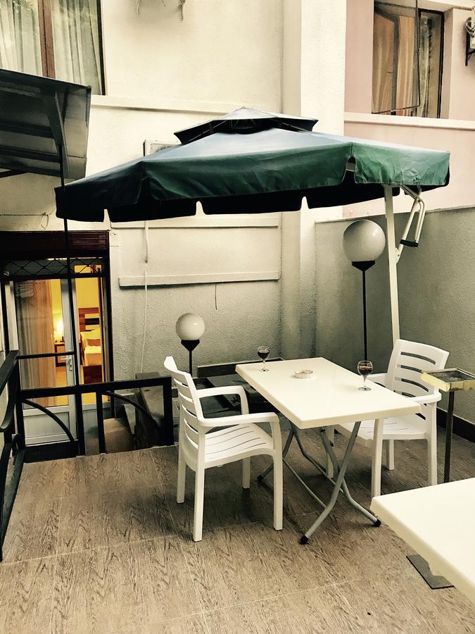 Tiflis House Hotel ภายนอก รูปภาพ