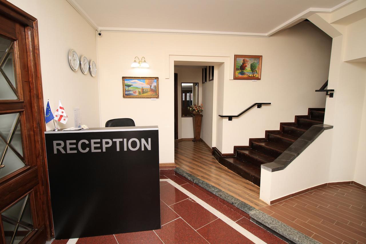Tiflis House Hotel ภายนอก รูปภาพ